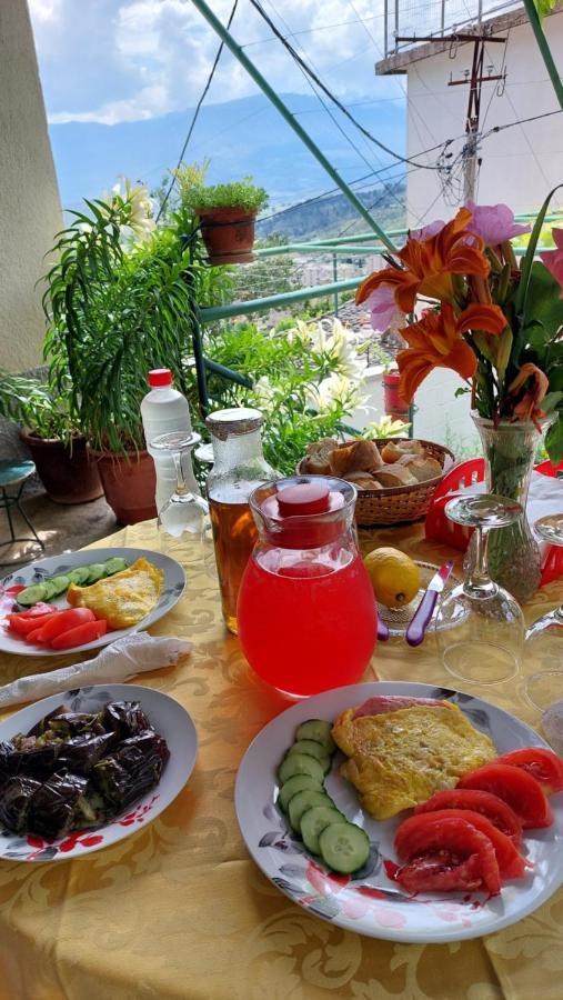 Relax Guesthouse Gjirokastër Extérieur photo